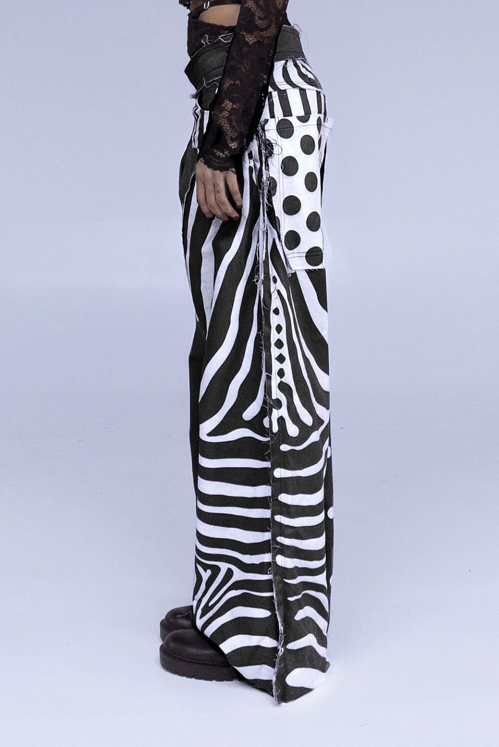Conflict Goddess Zebra Jean - Imagen 6